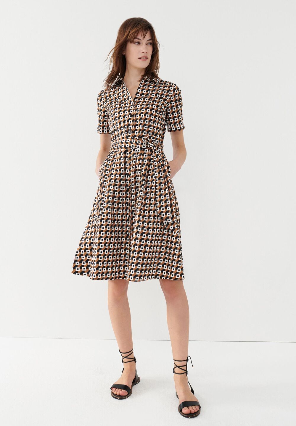 Hemdblusenkleid, grafischer Print, Sommer-Kollektion, beige Frontansicht